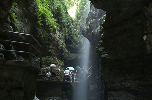 地缝峡